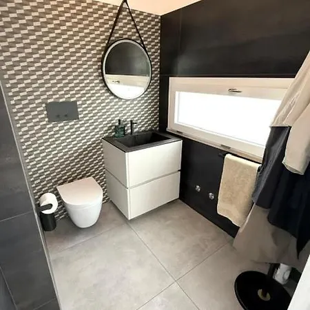 Ginevra Villa *